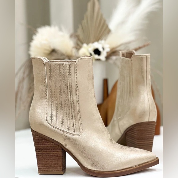 MIA Shoes - MIA Prairie Pointed Toe Chelsea Booties Gold Brown Size 8.5